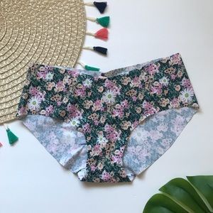 Victoria’s Secret No Show Hiphugger Panty